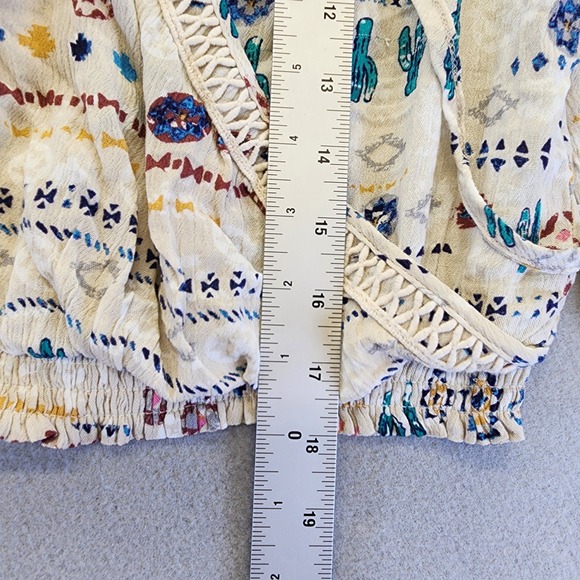 American Rag Cie Boho Cactus Print Cold Shoulder Bell Sleeve Crop Top Womens M - Picture 13 of 14